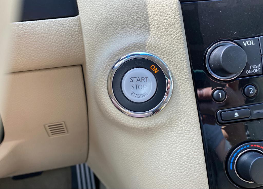 2015 INFINITI QX70 Image 26