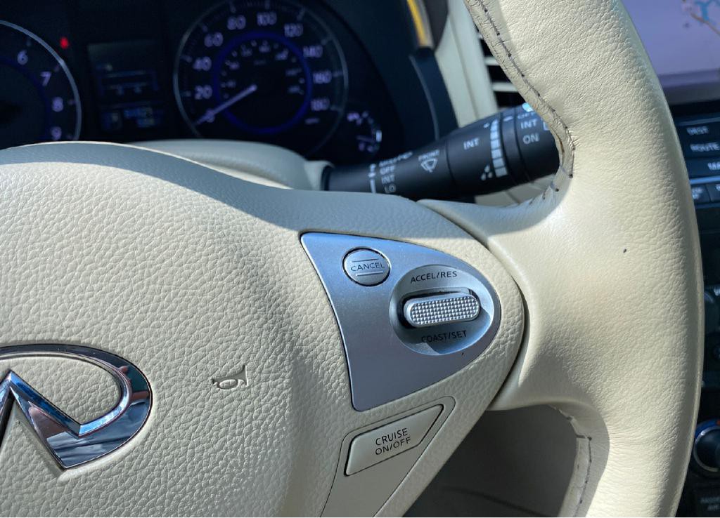 2015 INFINITI QX70 Image 27