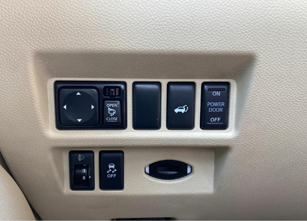 2015 INFINITI QX70 Image 30