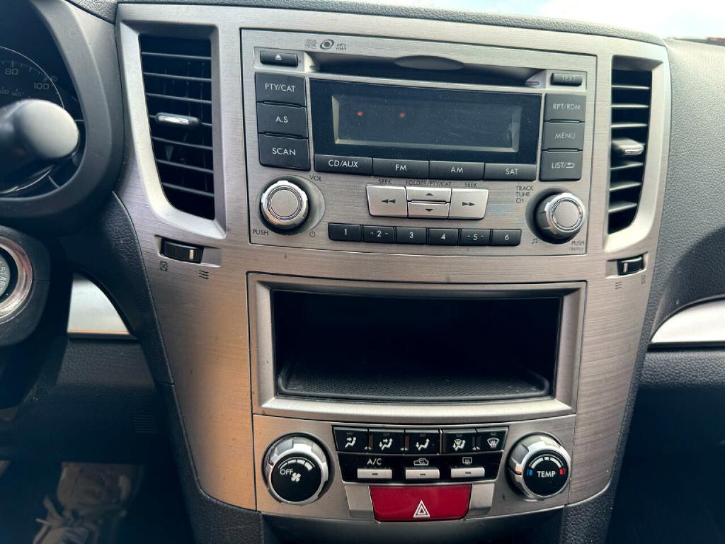 2014 Subaru Outback Image 24