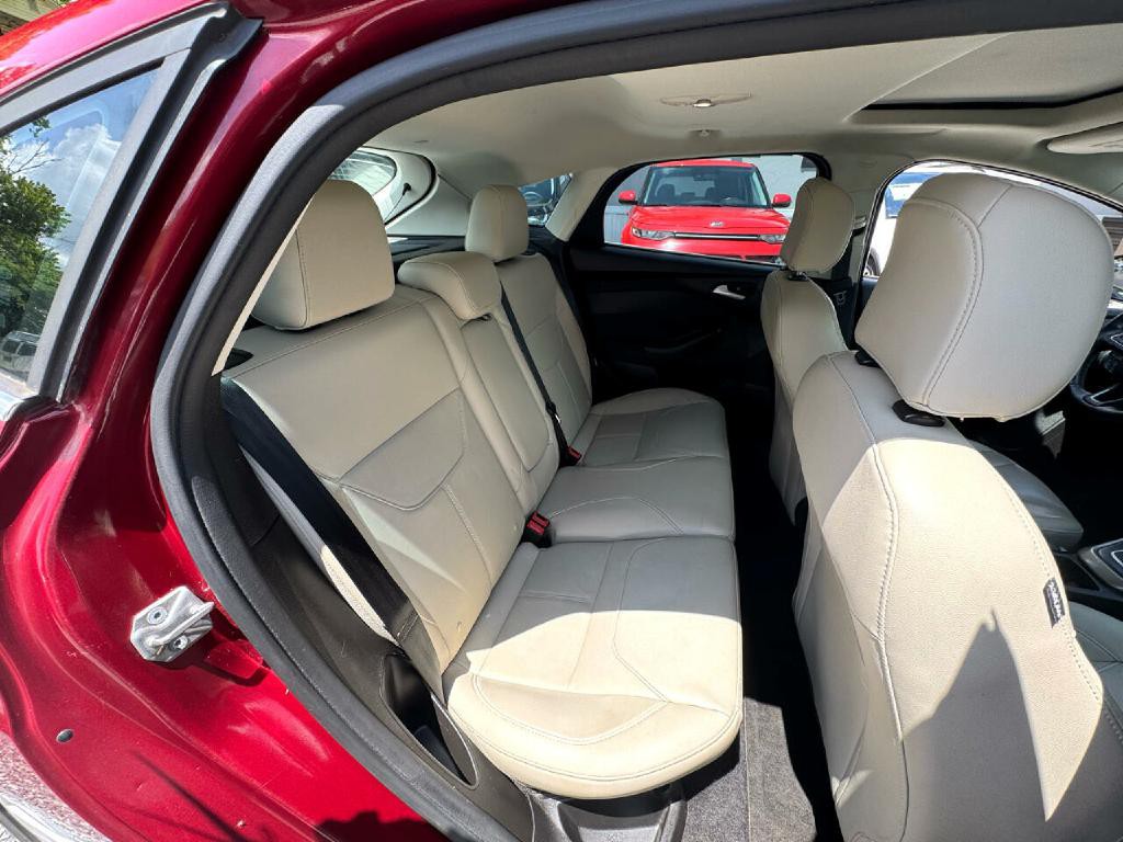 2017 Ford Focus Image 12