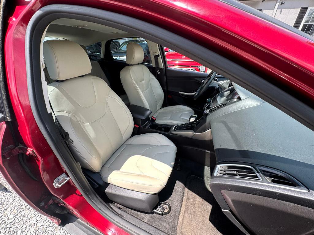 2017 Ford Focus Image 15