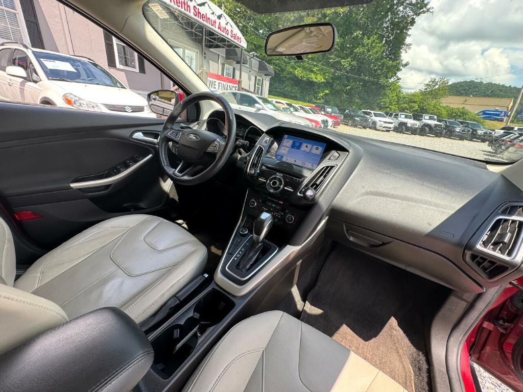 2017 Ford Focus Image 17