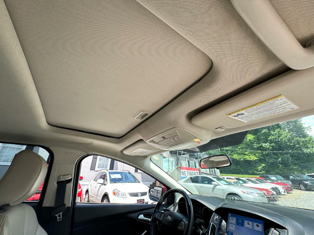 2017 Ford Focus Image 18