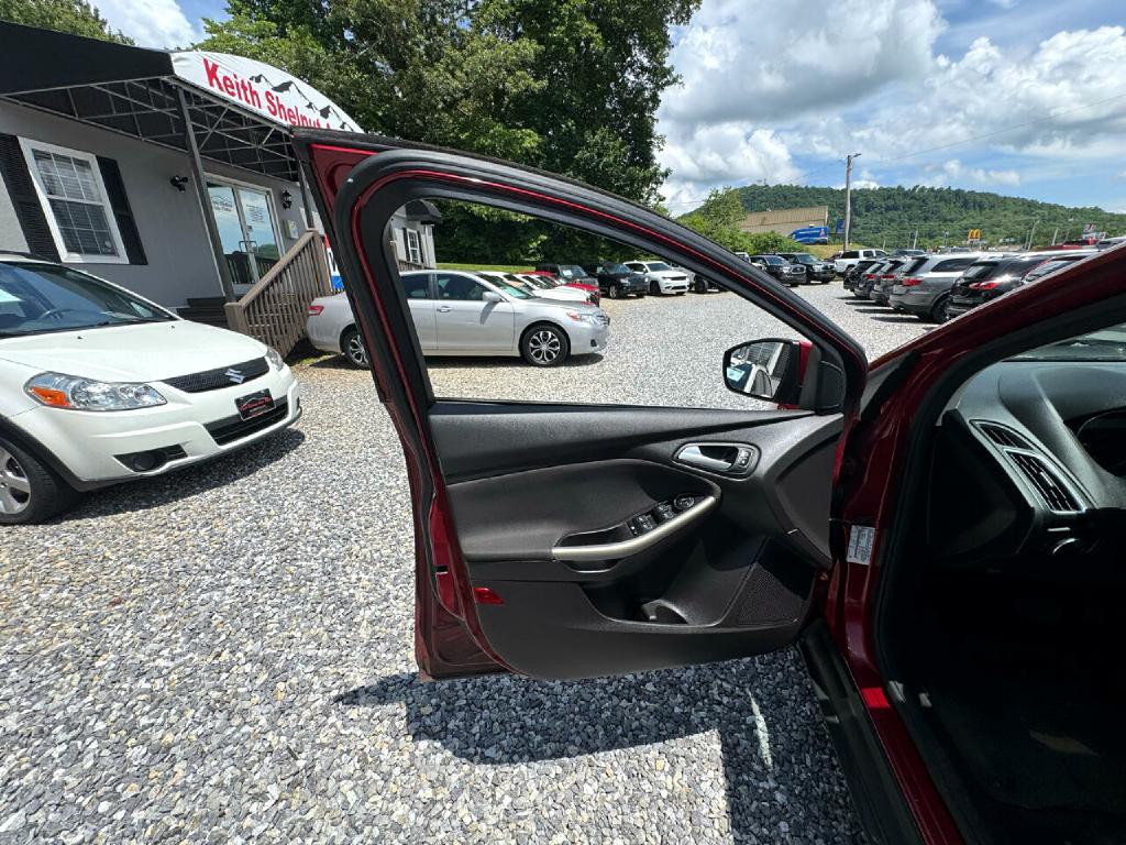 2017 Ford Focus Image 19