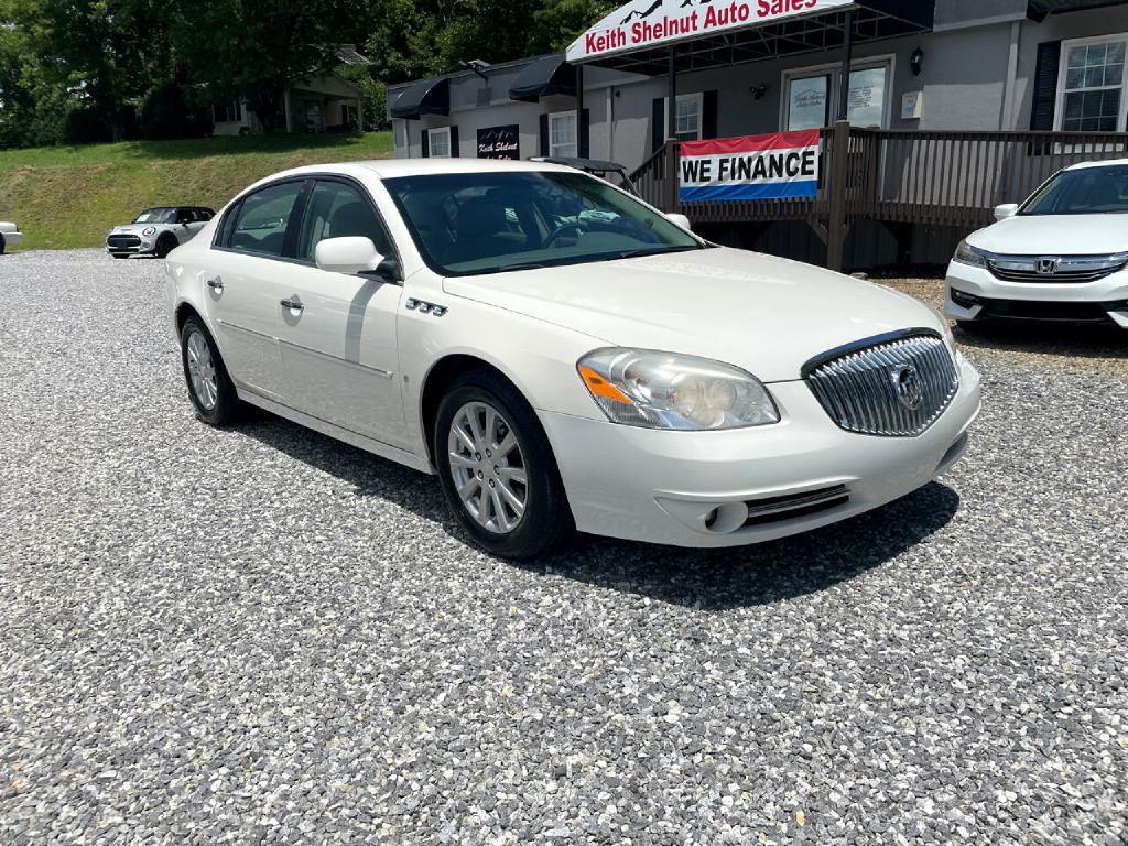 2010 Buick Lucerne Image 2
