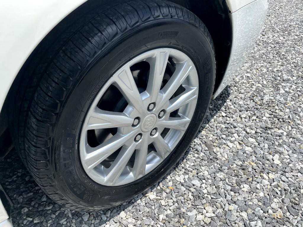 2010 Buick Lucerne Image 10