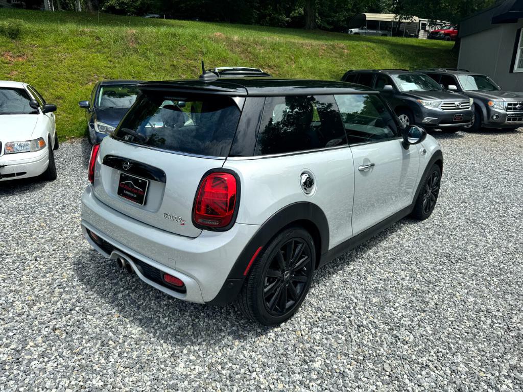 2019 MINI Cooper Image 4