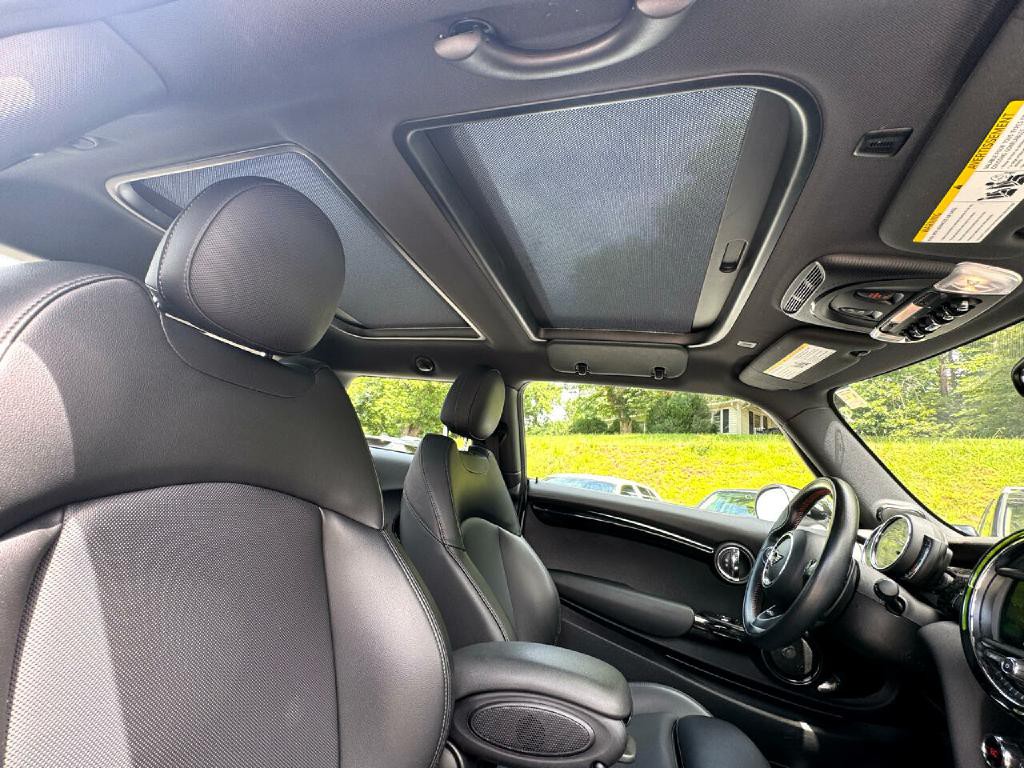 2019 MINI Cooper Image 11