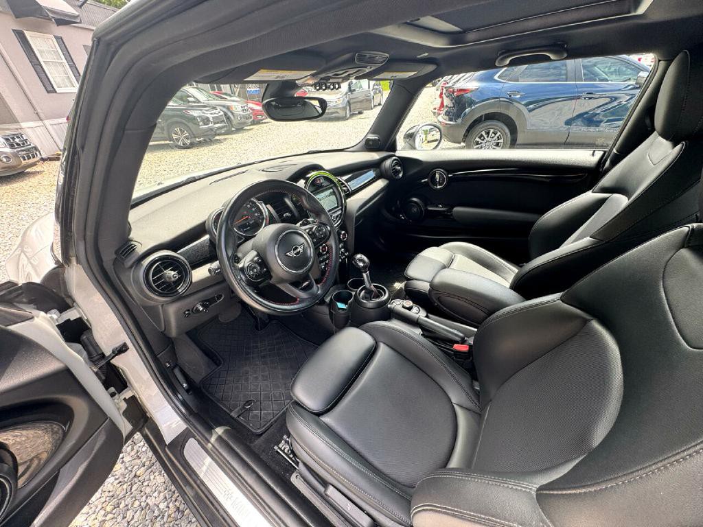 2019 MINI Cooper Image 14