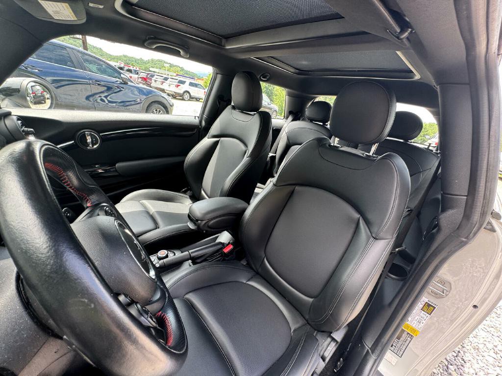 2019 MINI Cooper Image 15