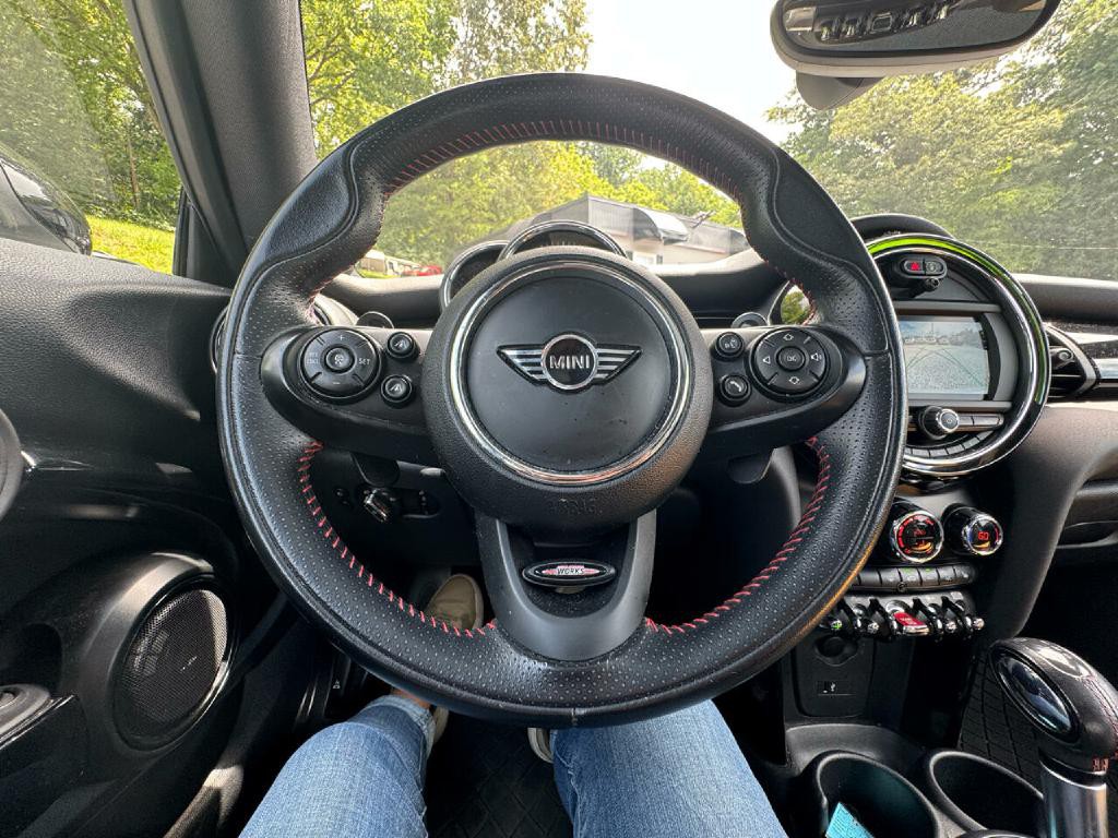 2019 MINI Cooper Image 16