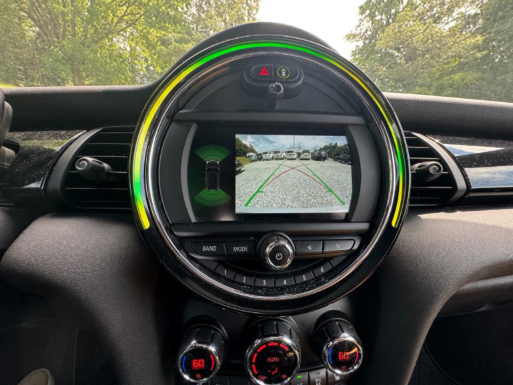 2019 MINI Cooper Image 17