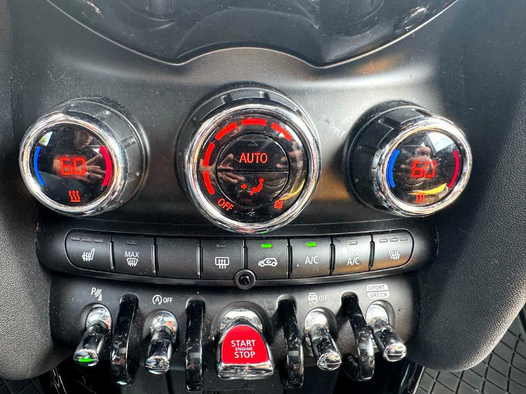 2019 MINI Cooper Image 18