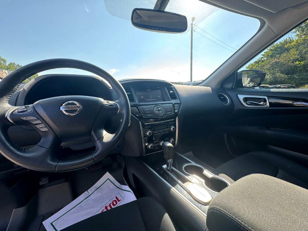 2017 Nissan Pathfinder Image 4