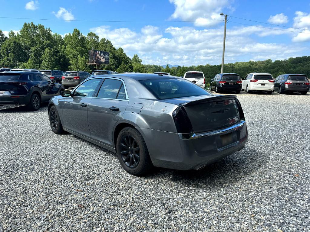 2012 Chrysler 300 Image 3