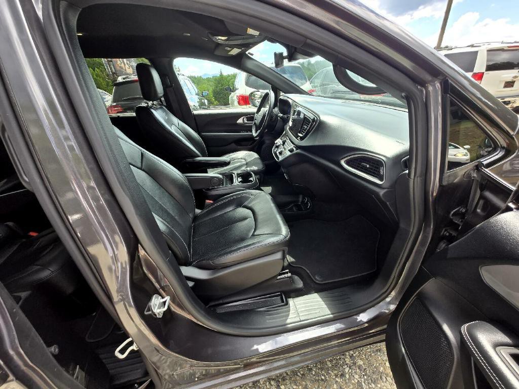 2020 Chrysler Pacifica Image 11