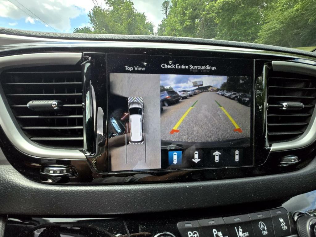 2020 Chrysler Pacifica Image 17