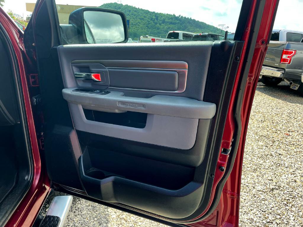 2016 RAM 1500 Image 9