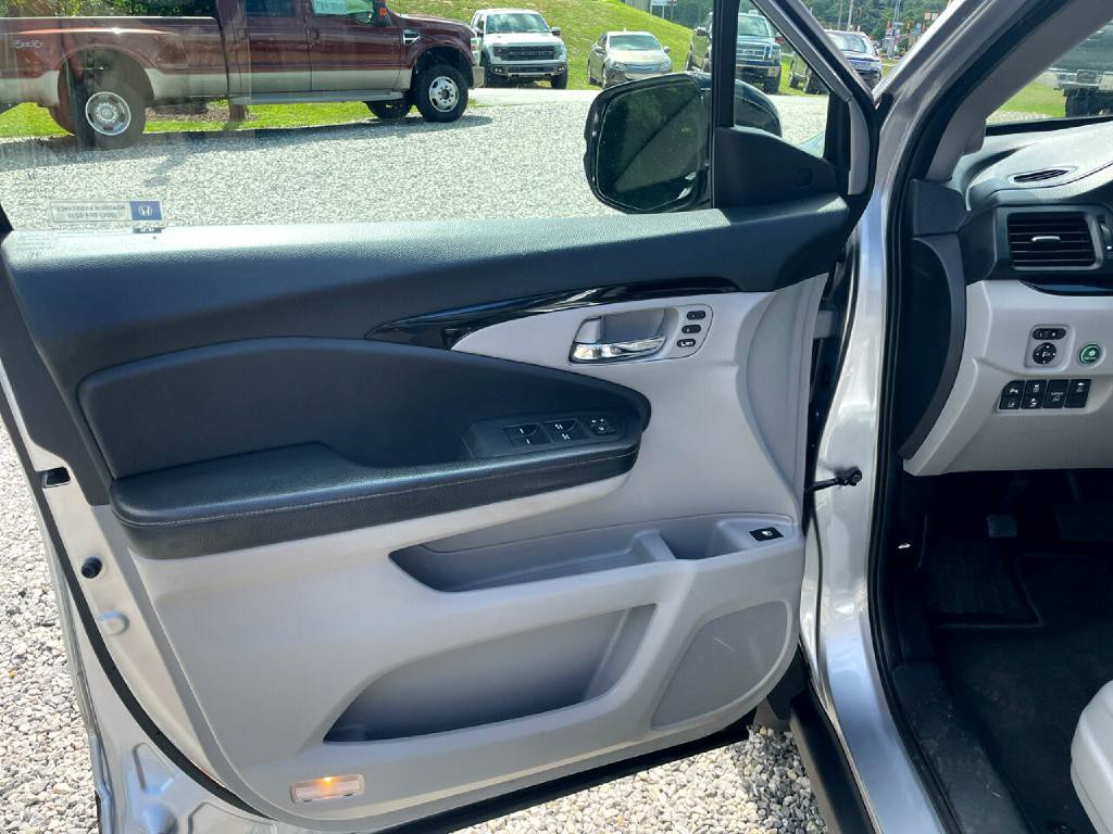 2018 Honda Ridgeline Image 18