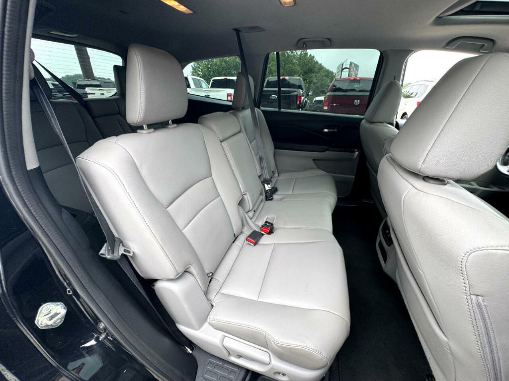 2017 Honda Pilot Image 10