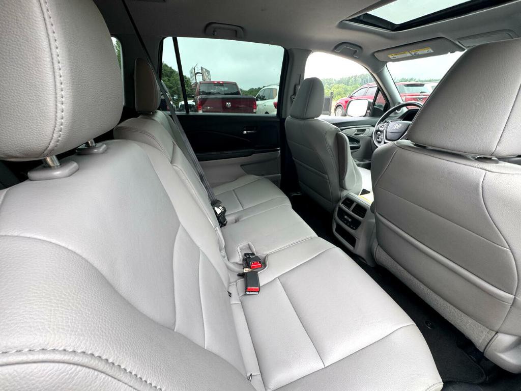 2017 Honda Pilot Image 11