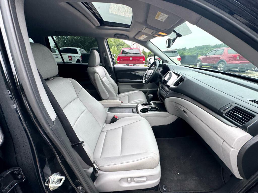 2017 Honda Pilot Image 19