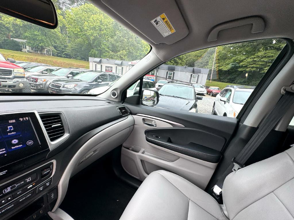 2017 Honda Pilot Image 30