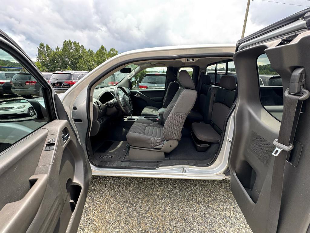 2018 Nissan Frontier Image 17