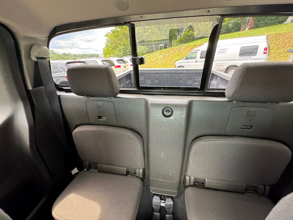 2018 Nissan Frontier Image 28
