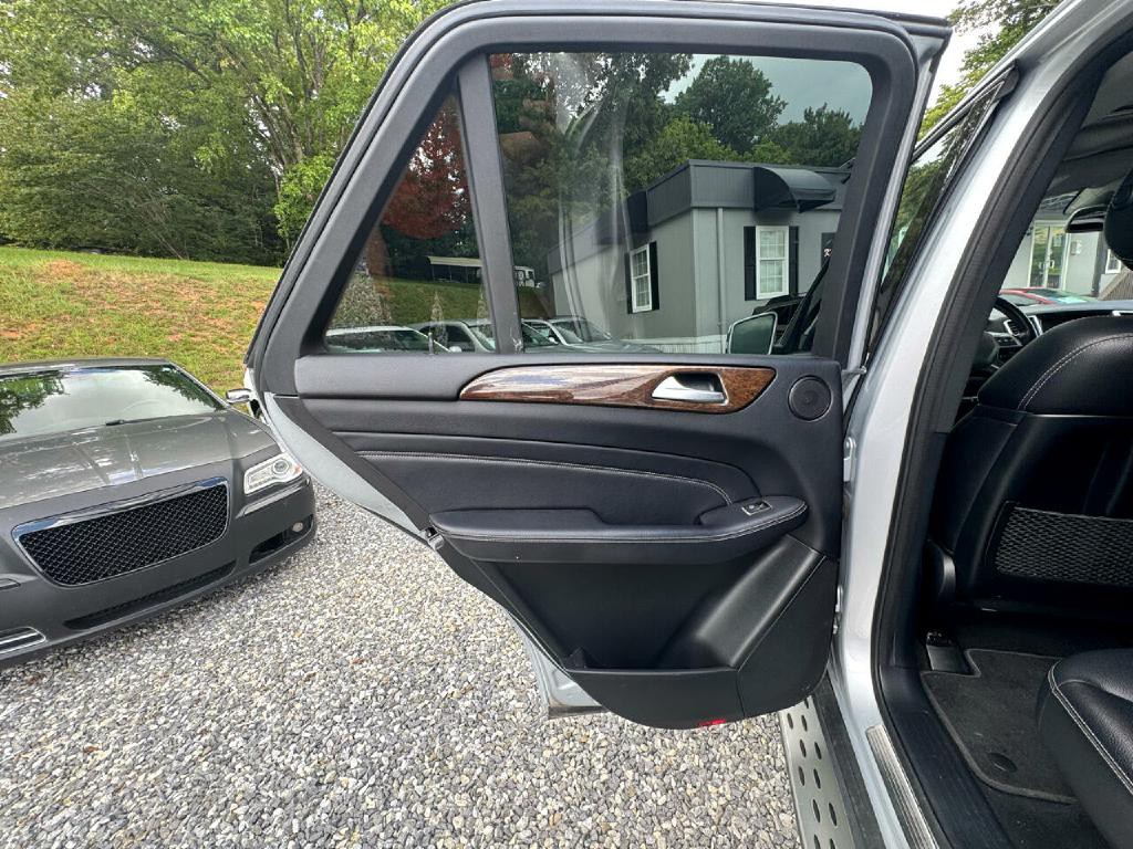2013 Mercedes-Benz M-Class Image 8