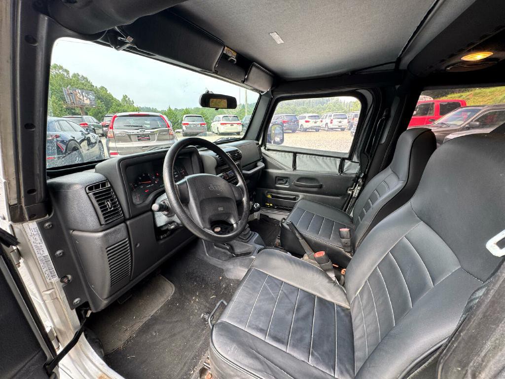 2004 Jeep Wrangler Image 9