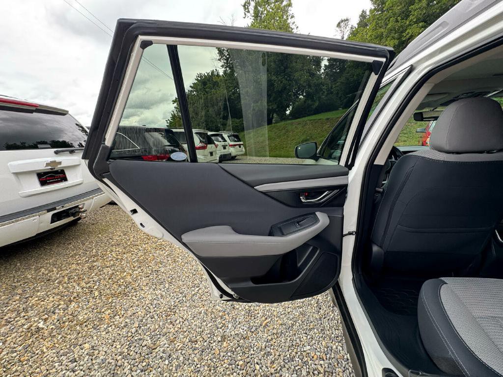 2022 Subaru Outback Image 8
