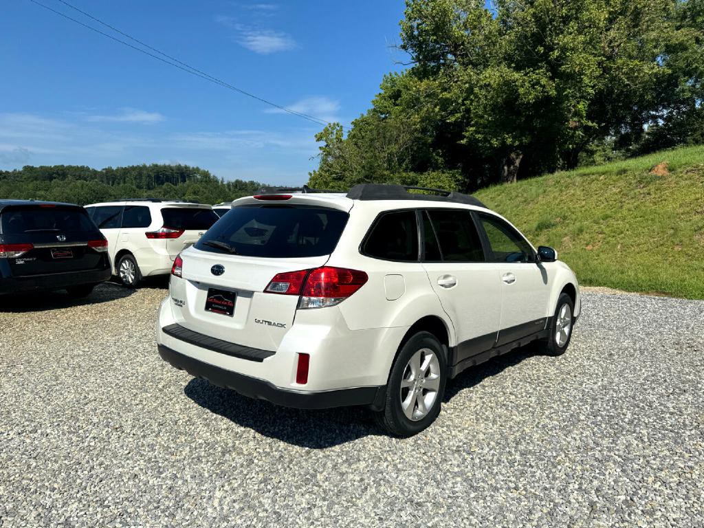2014 Subaru Outback Image 4