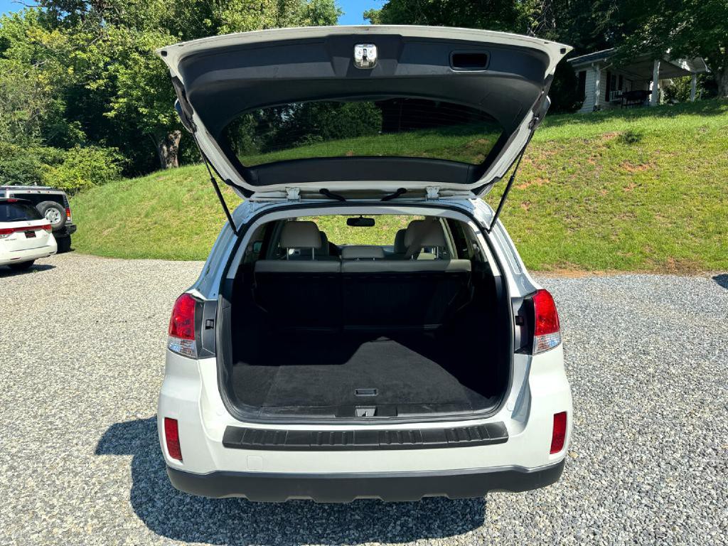 2014 Subaru Outback Image 5