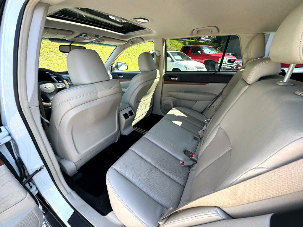 2014 Subaru Outback Image 8