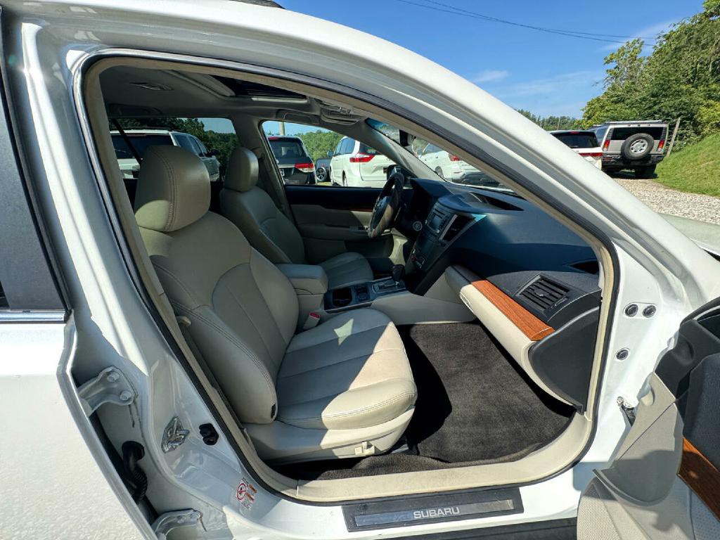 2014 Subaru Outback Image 14