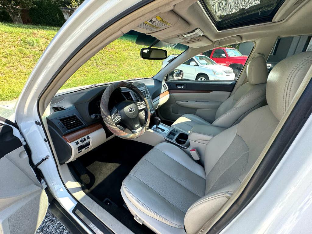 2014 Subaru Outback Image 19
