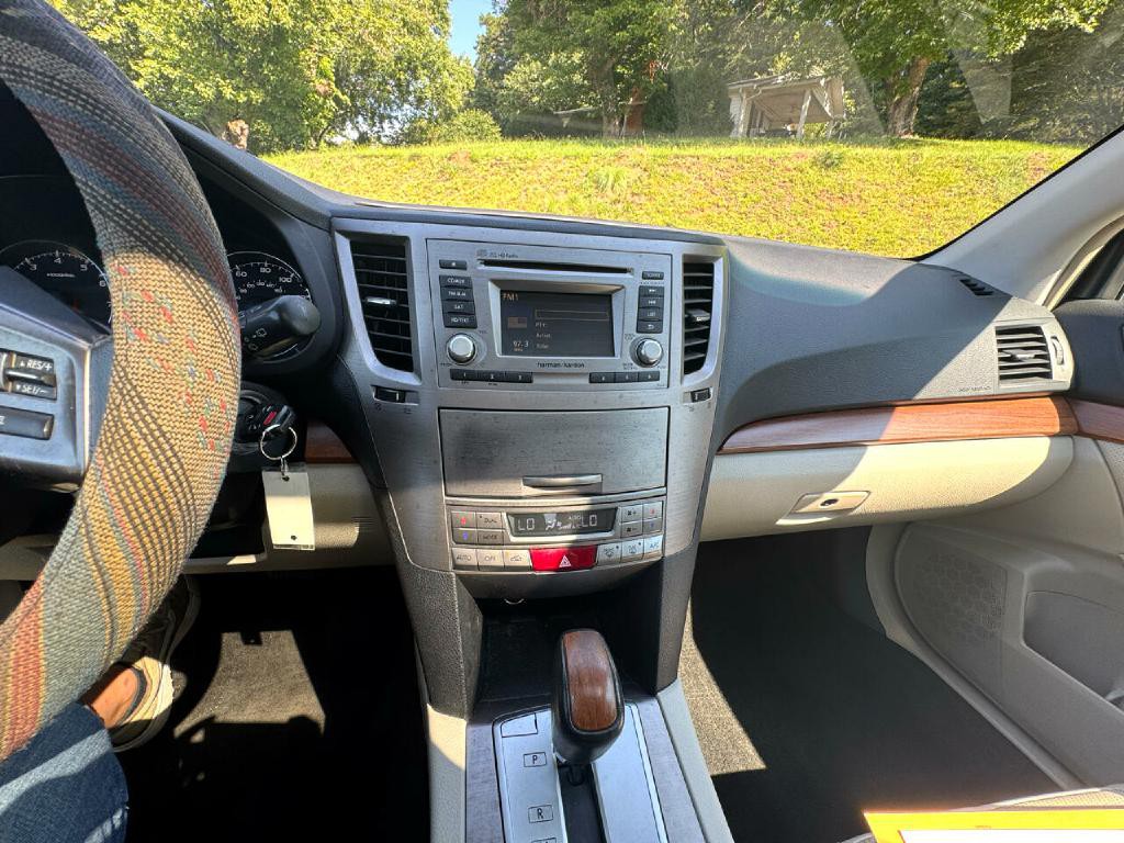2014 Subaru Outback Image 26