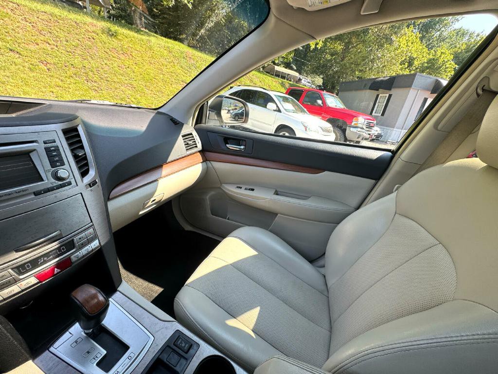 2014 Subaru Outback Image 28