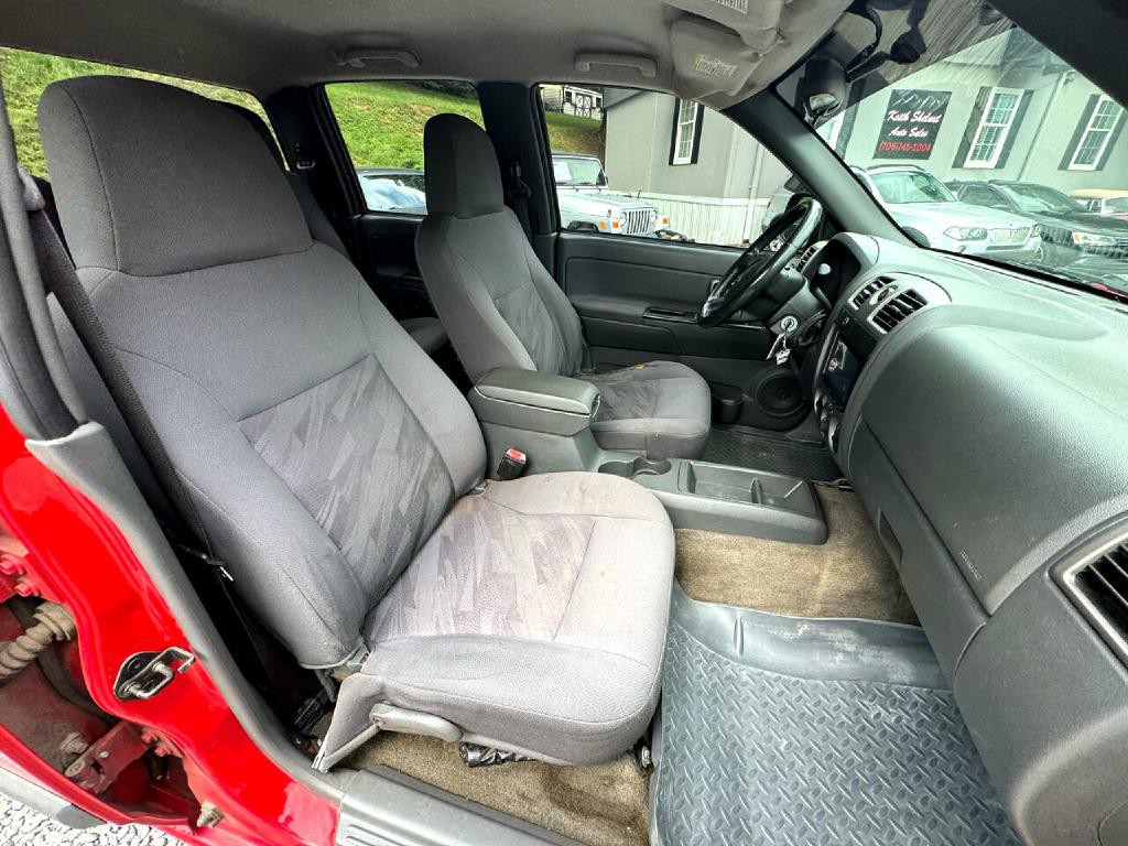 2004 Chevrolet Colorado Image 10