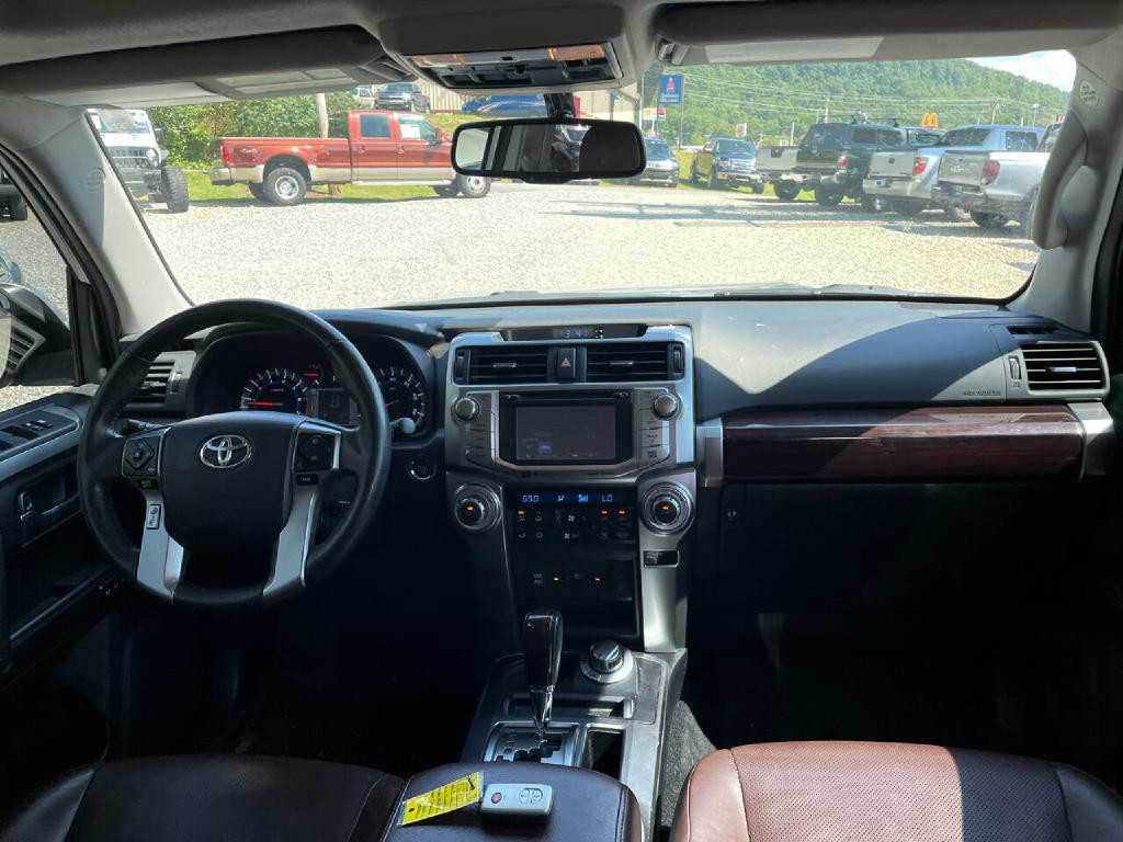 2016 Toyota 4Runner Image 8