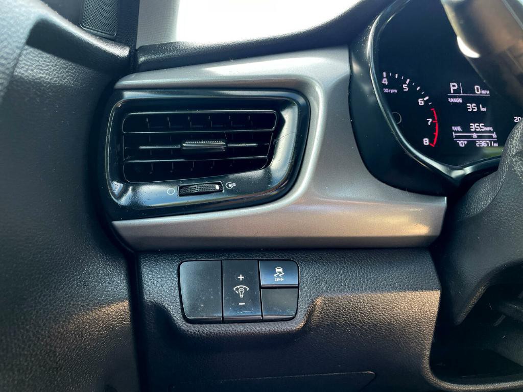 2019 Kia Rio Image 25