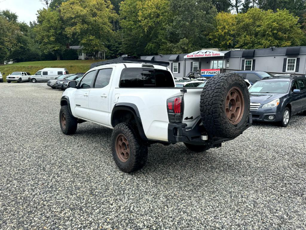 2018 Toyota Tacoma Image 3