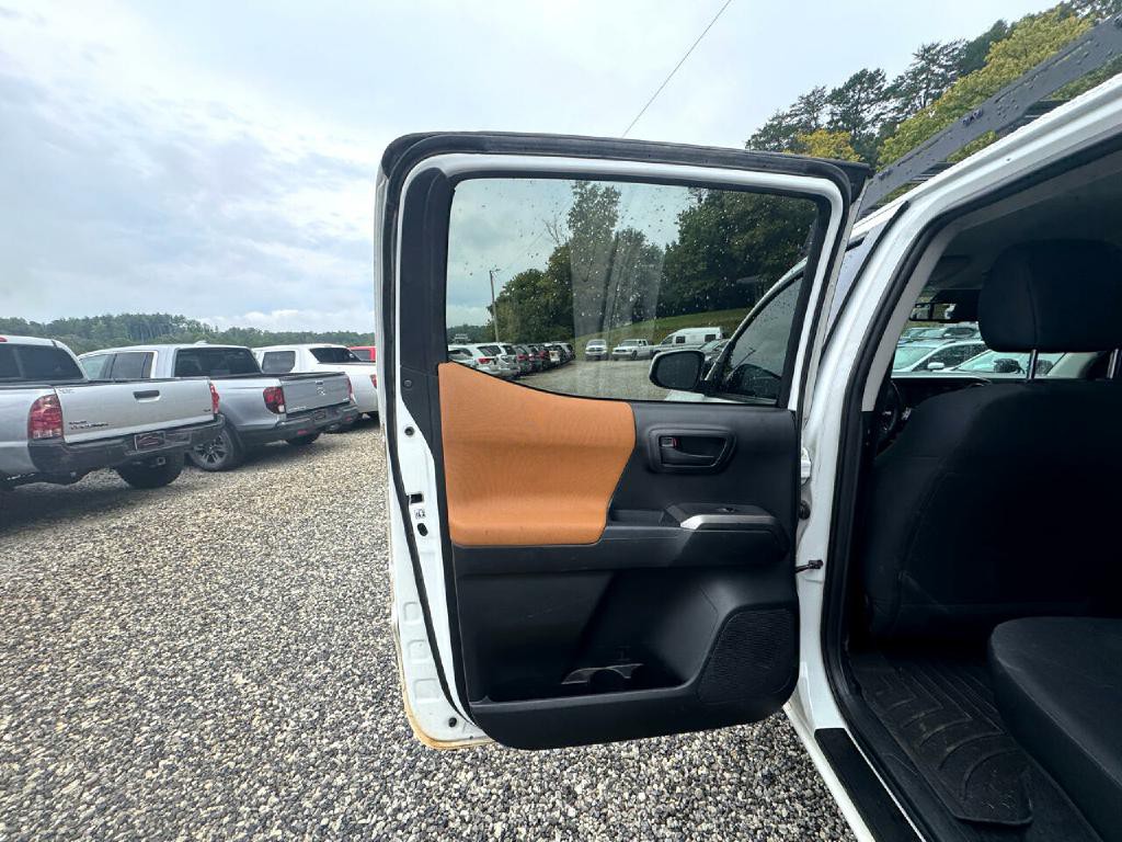 2018 Toyota Tacoma Image 6