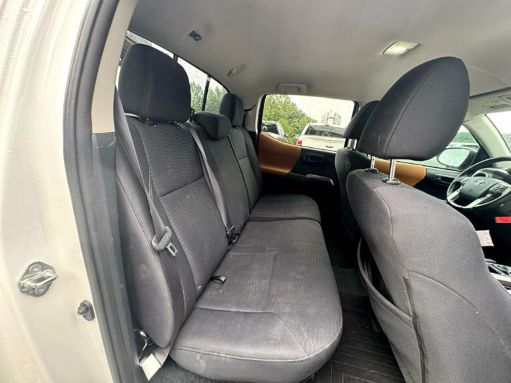 2018 Toyota Tacoma Image 9