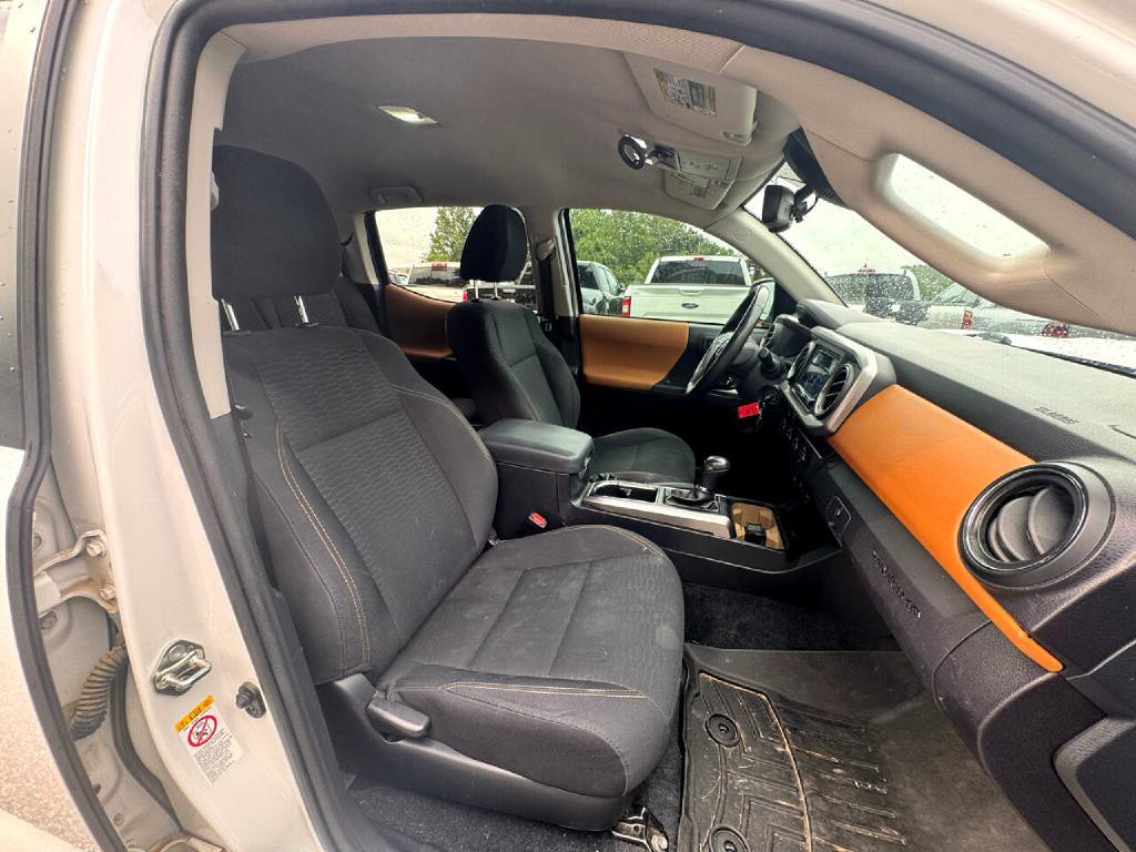 2018 Toyota Tacoma Image 11