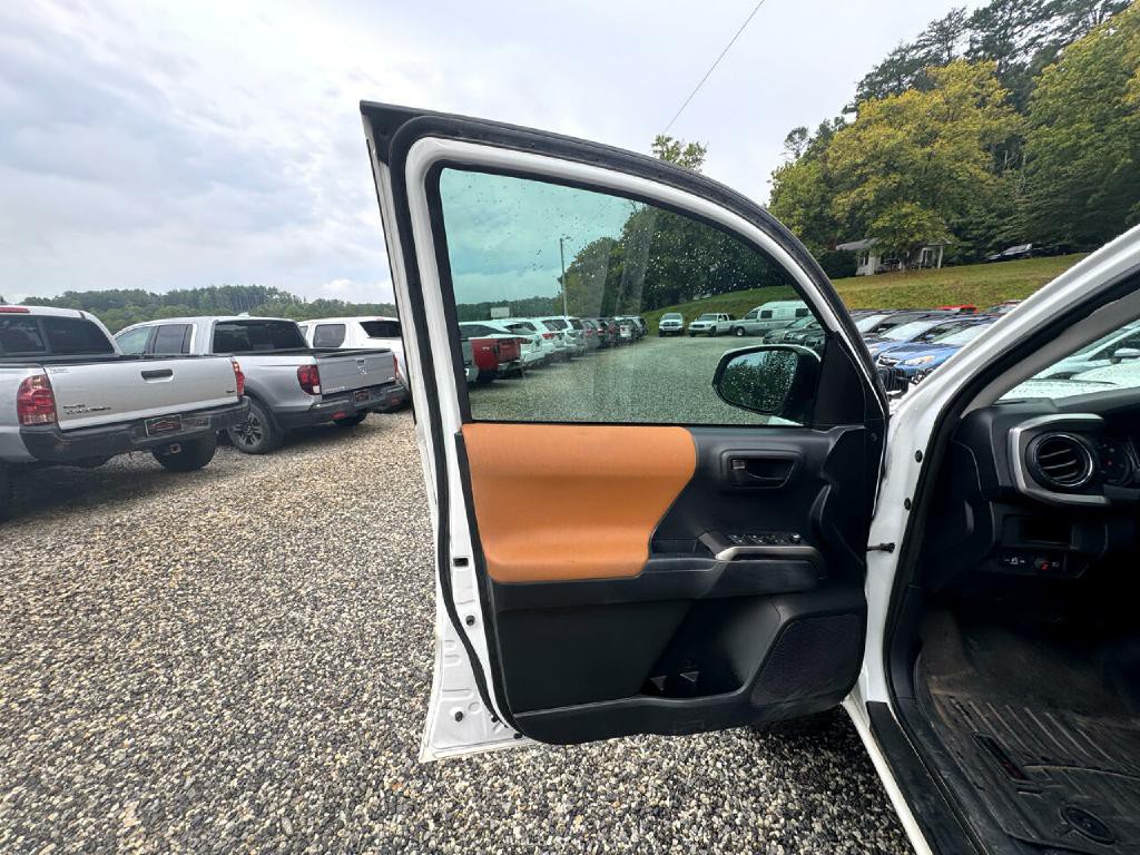2018 Toyota Tacoma Image 13