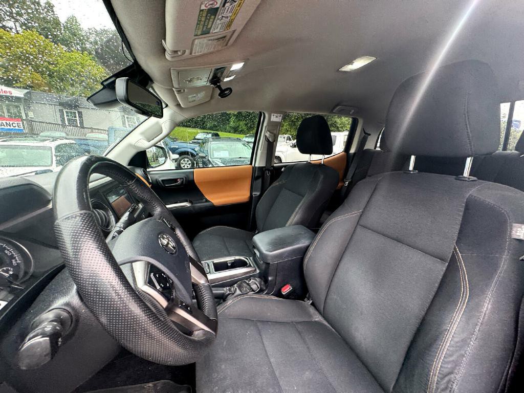 2018 Toyota Tacoma Image 15