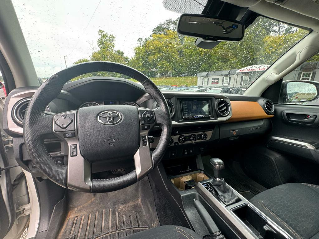 2018 Toyota Tacoma Image 16